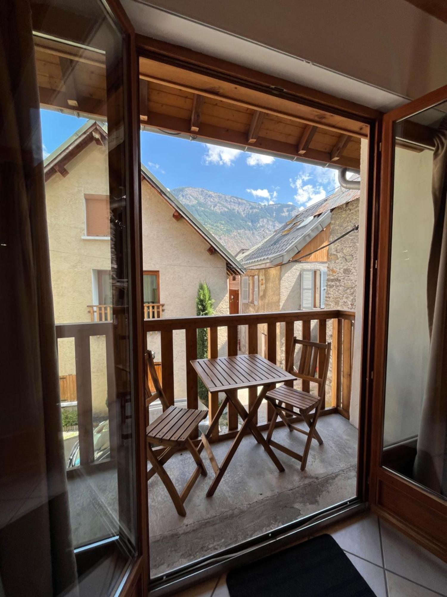The Stable House Bourg D'Oisans -Bike/Hike/Ski Le Bourg-dʼOisans Esterno foto